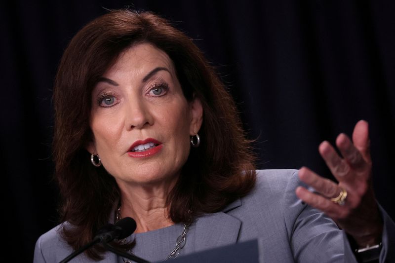 &copy; Reuters. FILE PHOTO: New York Governor Kathy Hochul speaks during a news conference regarding new gun laws in New York, U.S.,  August 31, 2022. REUTERS/Brendan McDermid/File Photo