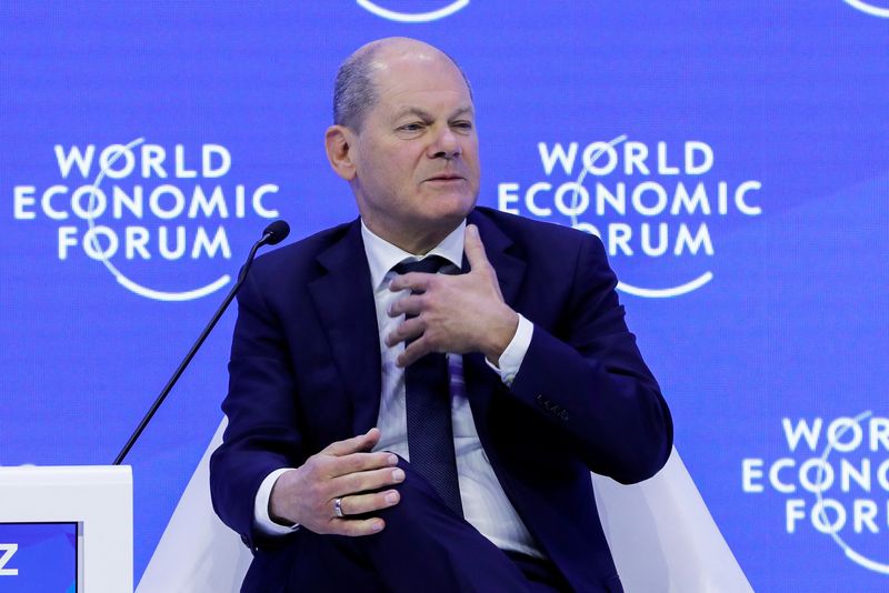 &copy; Reuters. German Chancellor Olaf Scholz speaks during the World Economic Forum (WEF), in Davos, Switzerland, January 18, 2023. REUTERS/Arnd Wiegmann