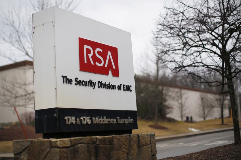 © Reuters. FILE PHOTO: A sign marks the entrance to RSA's facility in Bedford, Massachusetts March 28, 2014.  REUTERS/Brian Snyder