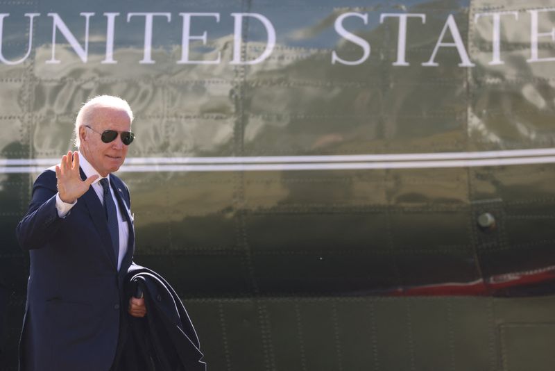 &copy; Reuters. FOTO DE ARCHIVO. El presidente de Estados Unidos, Joe Biden, llega a la Casa Blanca en Washington, Estados Unidos, el 16 de enero de 2023. REUTERS/Julia Nikhinson