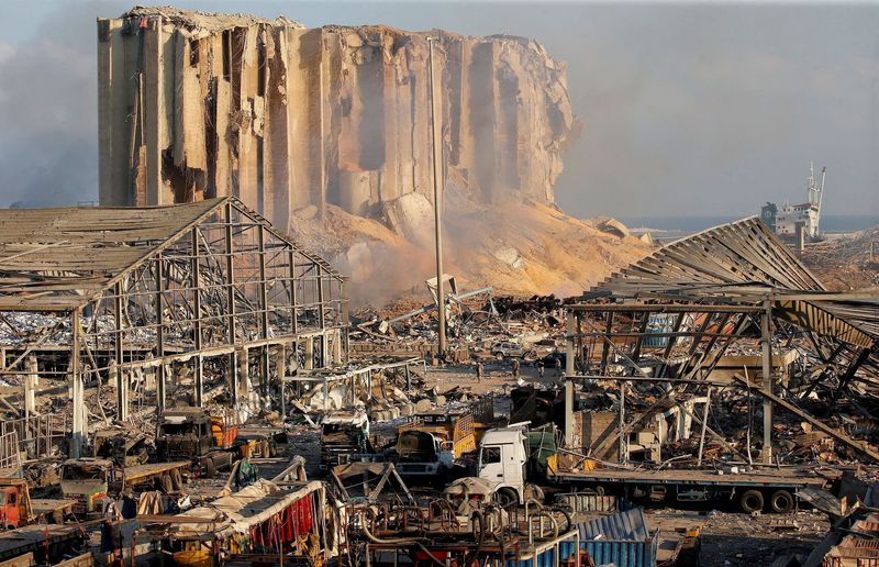&copy; Reuters. منظر للدمار في موقع انفجار منطقة مرفأ بيروت في صورة من أرشيف رويترز.