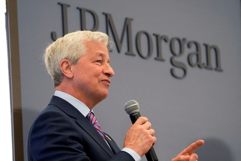 &copy; Reuters. FILE PHOTO: JP Morgan CEO Jamie Dimon delivers a speech during the inauguration the new French headquarters of JP Morgan bank in Paris, France June 29, 2021.  Michel Euler/Pool via REUTERS