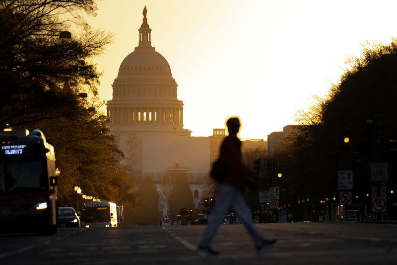 &copy; Reuters. FILE PHOTO: The sun rises over the U.S. Capitol, as control of Congress remained unclear following the 2022 U.S. midterm elections in Washington, U.S., November 9, 2022. REUTERS/Tom Brenner