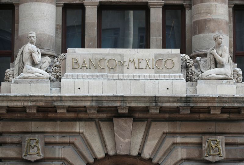Mexican central banker says 'it is clear' economy is slowing