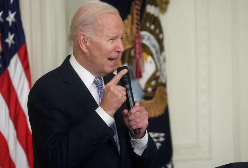 &copy; Reuters. U.S. President Joe Biden speaks as he hosts mayors from the U.S. Conference of Mayors' Winter Meeting and other officials in the East Room at the White House in Washington, U.S., January 20, 2023. REUTERS/Leah Millis