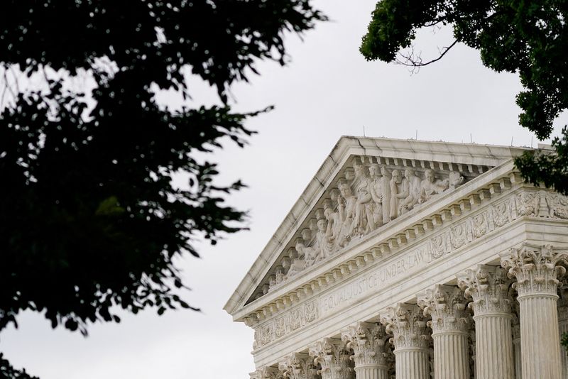 &copy; Reuters. FILE PHOTO: The U.S. Supreme Court building is seen in Washington, U.S., June 27, 2022. REUTERS/Elizabeth Frantz/File Photo