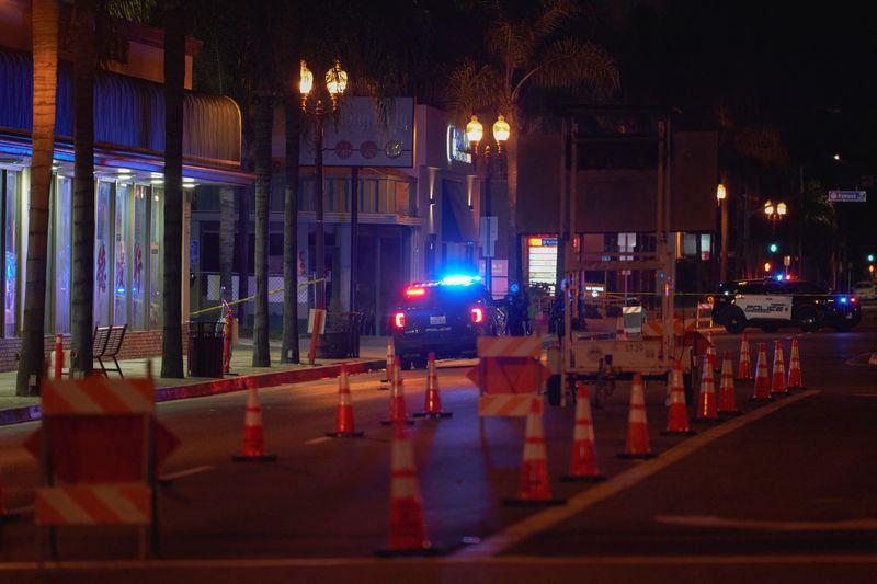 &copy; Reuters. Police respond to a shooting with multiple casualties in the Monterey Park area of Los Angeles, California, U.S. January 22, 2023.  REUTERS/Allison Dinner