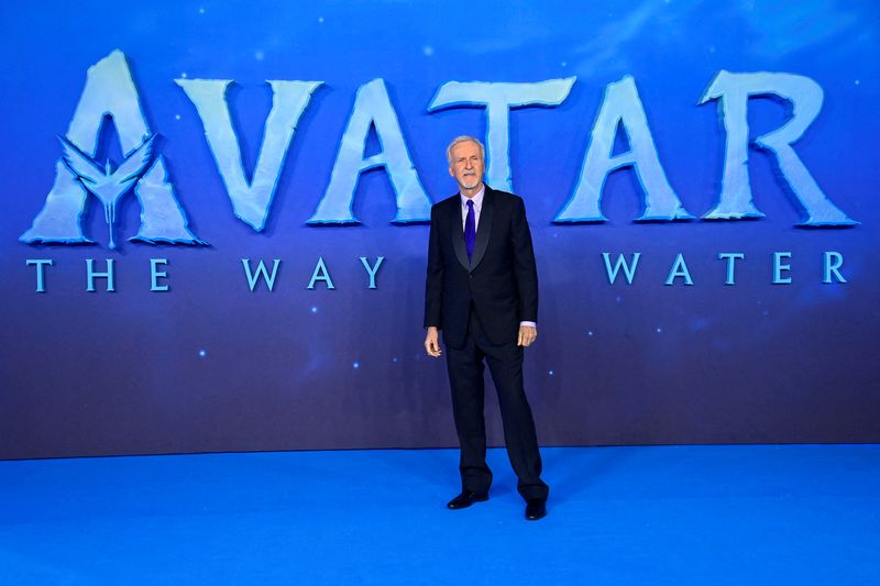 &copy; Reuters. FILE PHOTO: Director James Cameron arrives at the world premiere of 'Avatar: The Way of Water' in London, Britain December 6, 2022. REUTERS/Toby Melville/File Photo