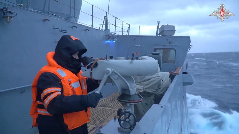 La Russie envoie un navire armé de missiles hypersoniques pour des manoeuvres
