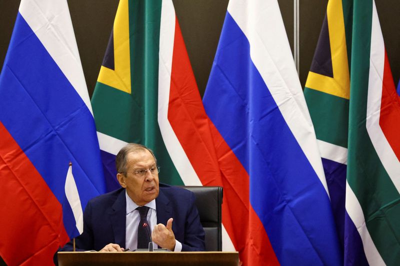 &copy; Reuters. O ministro das Relações Exteriores da Rússia, Sergei Lavrov, participa de uma coletiva de imprensa em Pretória, África do Sul, em 23 de janeiro de 2023. REUTERS/Siphiwe Sibeko
