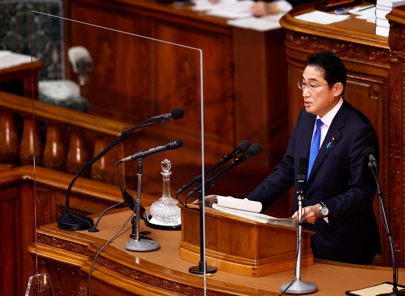 &copy; Reuters. Primeiro-ministro do Japão, Fumio Kishida, discursa na câmara baixa do Parlamento, em Tóquio
23/01/2023
REUTERS/Kim Kyung-Hoon