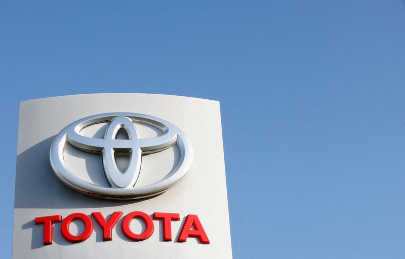 &copy; Reuters. FILE PHOTO: A Toyota Logo is seen at a Toyota dealership in Zaventem, Belgium, November 25, 2022. REUTERS/Johanna Geron/