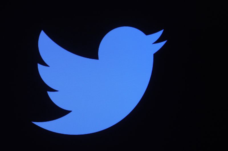 &copy; Reuters. FILE PHOTO: The logo for Twitter is displayed on a screen on the floor of the New York Stock Exchange (NYSE) in New York City, U.S., June 1, 2022.  REUTERS/Brendan McDermid