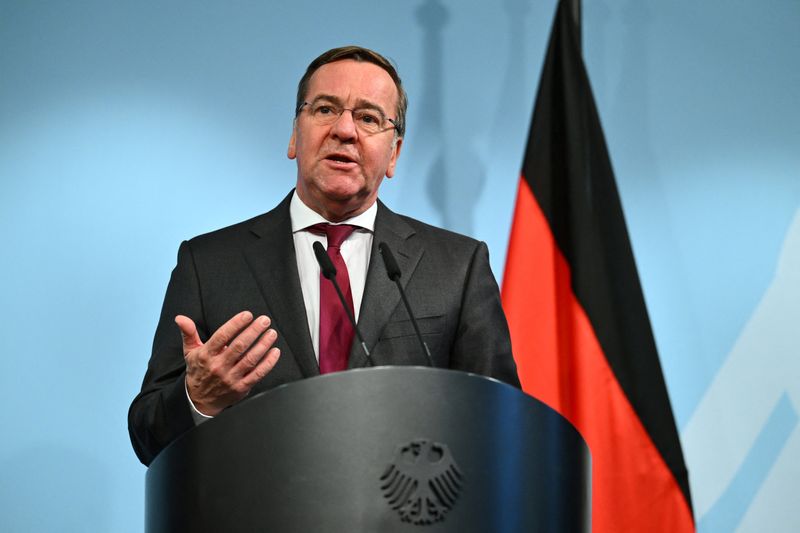 &copy; Reuters. وزير الدفاع الألماني بوريس بيستوريوس خلال مؤتمر صحفي في برلين يوم الثلاثاء. تصوير: أنجريت هيلز - رويترز.