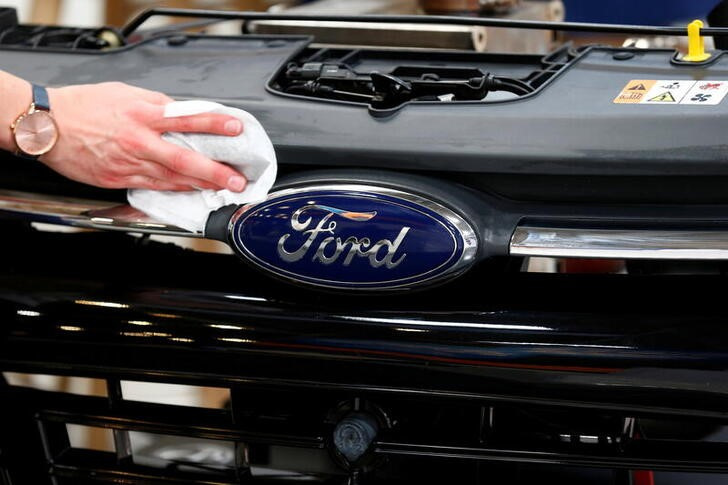 Ford tomará decisión final sobre recorte de empleos en Europa a mediados de febrero: sindicato