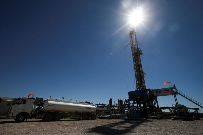 &copy; Reuters. Plataforma de perfuração de xisto de Vaca Muerta, na província patagônica de Neuquén
24/01/2023
REUTERS/Agustin Marcarian