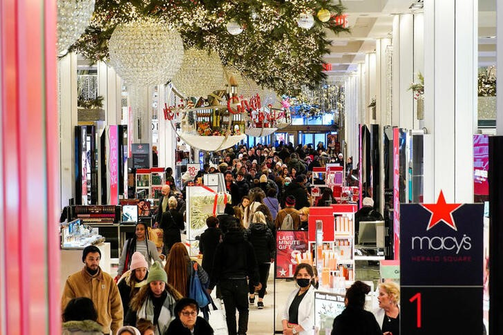 Economía EEUU crece con fuerza en cuarto trimestre; caen pedidos de subsidio por desempleo