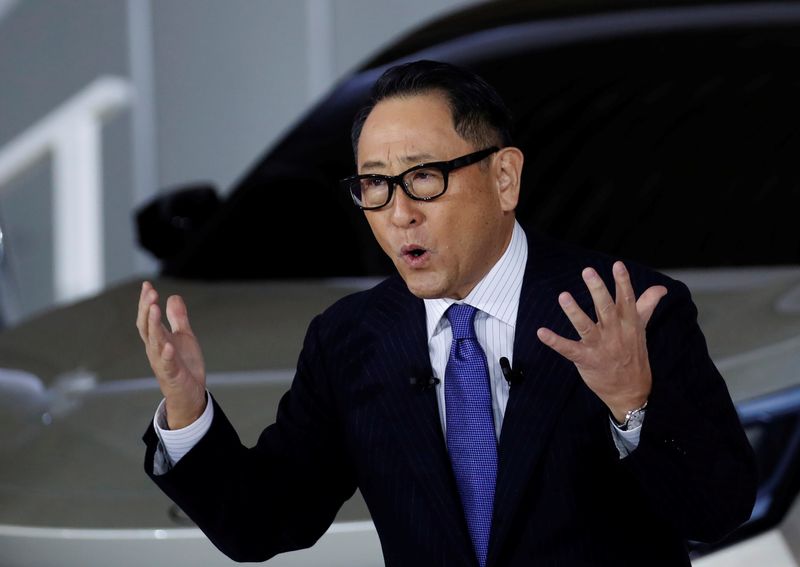 &copy; Reuters. Toyota Motor Corporation President Akio Toyoda speaks at a briefing on the company's strategies on battery EVs in Tokyo, Japan December 14, 2021. REUTERS/Kim Kyung-Hoon