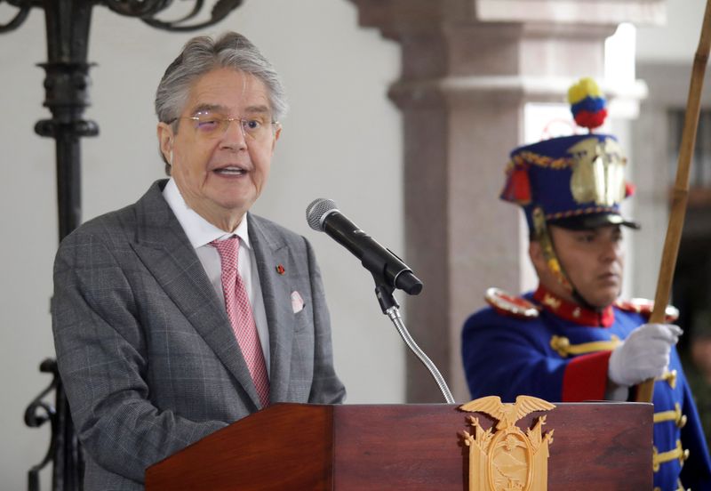 Ecuador dice que la minería ilegal es una amenaza a la seguridad nacional