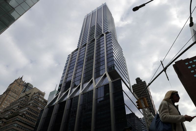 &copy; Reuters. A person walks by the Citadel Securities offices on Park Avenue in Manhattan, New York City, U.S., October 31, 2022.  REUTERS/Andrew Kelly