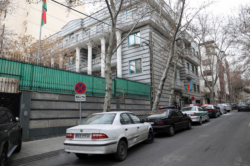 &copy; Reuters. منظر عام لسفارة أذربيجان بعد هجوم عليها في طهران بإيران يوم الجمعة. صورة لرويترز من وكالة أنباء غرب آسيا. 