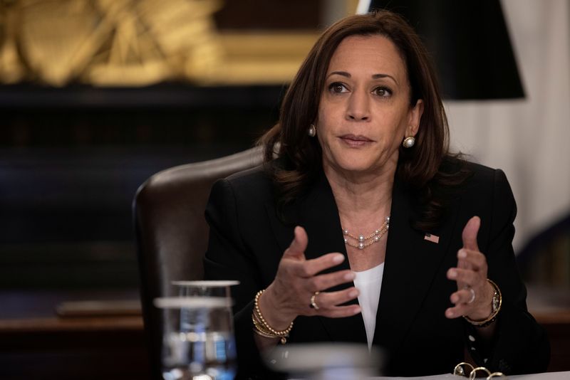 &copy; Reuters. FILE PHOTO: Vice President Kamala Harris attends a meeting with CEOs from companies that are engaged with the Northern Triangle in Washington U.S., May 27, 2021. REUTERS/Carlos Barria
