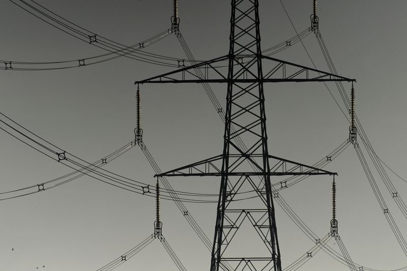 &copy; Reuters. FILE PHOTO: An electricity pylon is seen near Oxford, Britain, January 23, 2023. REUTERS/Toby Melville