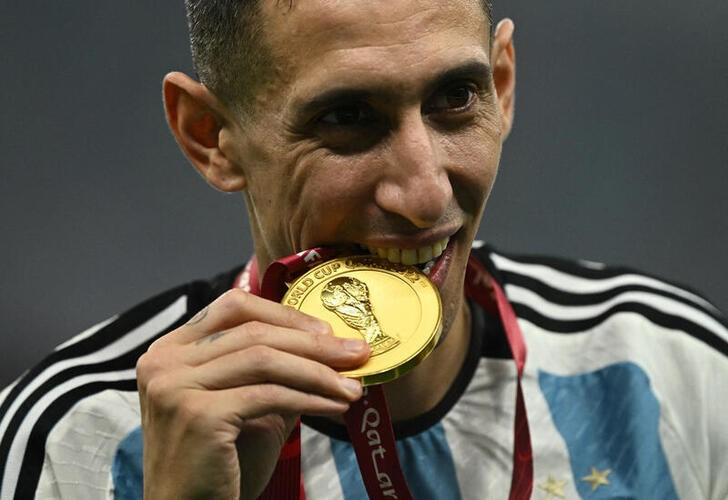 &copy; Reuters. Ángel Di María comemora título mundial conquistado com a seleção da Argentina
18/12/2022
REUTERS/Dylan Martinez