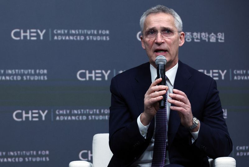 © Reuters. NATO Secretary General Jens Stoltenberg speaks during a conversation at the CHEY Institute in Seoul, South Korea, January 30, 2023. Yonhap via REUTERS  