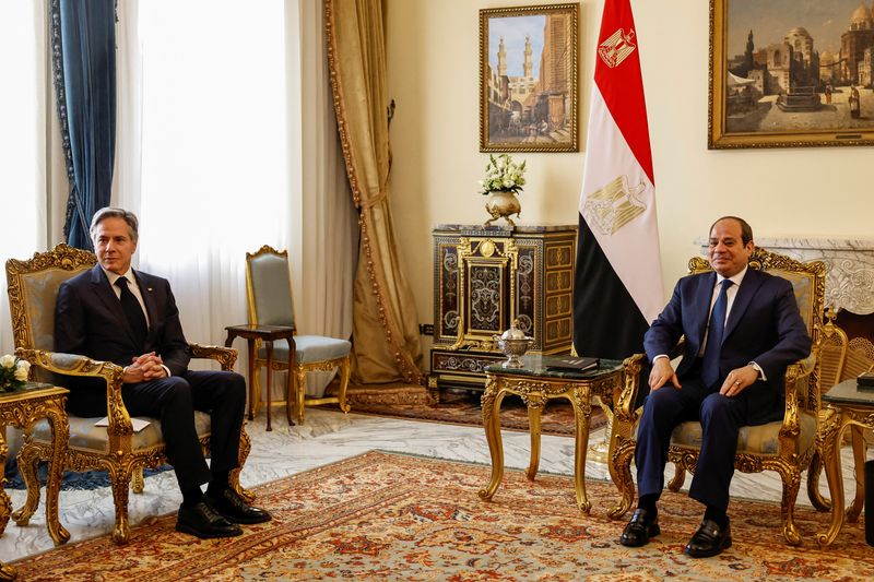 &copy; Reuters. U.S. Secretary of State Antony Blinken meets with Egyptian President Abdel Fattah al-Sisi at Al-Ittihadiya presidential palace in Cairo, Egypt January 30, 2023.  Khaled Desouki/Pool via REUTERS