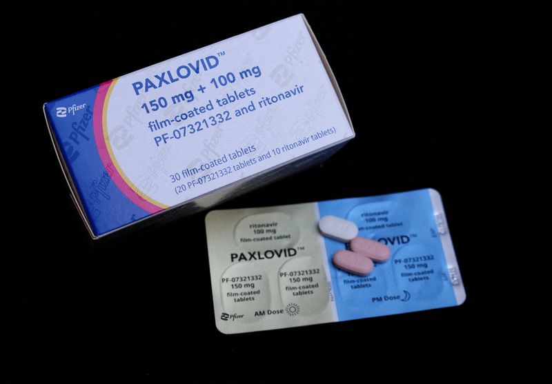 &copy; Reuters. FILE PHOTO: Paxlovid, Pfizer's anti-viral medication to treat the coronavirus disease (COVID-19), is displayed in this picture illustration taken October 7, 2022. REUTERS/Wolfgang Rattay/Illustration/File Photo