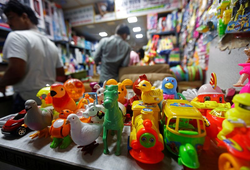 &copy; Reuters. FILE PHOTO: Toys are displayed inside a Chinese toy shop at a market in Kolkata, India October 11, 2017. Picture taken October 11, 2017. REUTERS/Rupak De Chowdhuri/File Photo