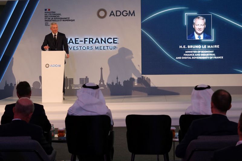 © Reuters. French Minister for Economy, Finance, Industry and Digital Security Bruno Le Maire speaks during a meeting with Dhaher bin Dhaher Al Mheiri, CEO of ADGM Authority (not pictured), in Abu Dhabi, United Arab Emirates, January 30, 2023. REUTERS/AbdelHadi Ramahi