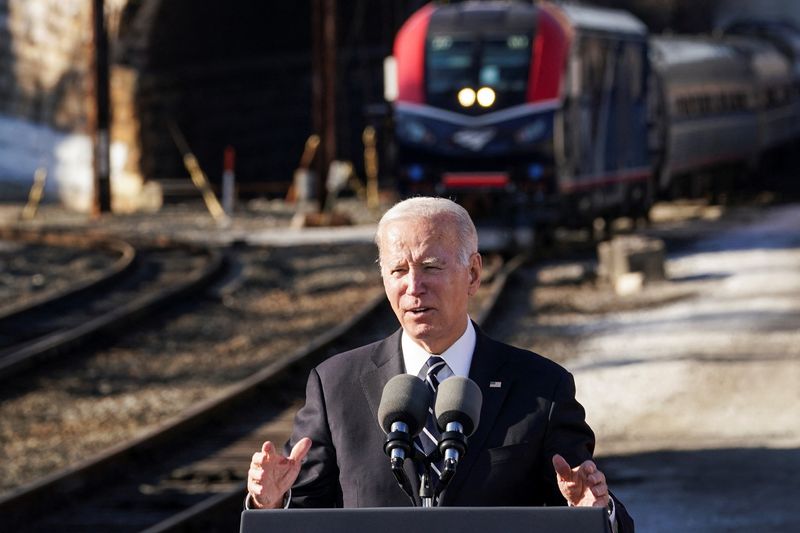 Biden takes infrastructure tour to New York City