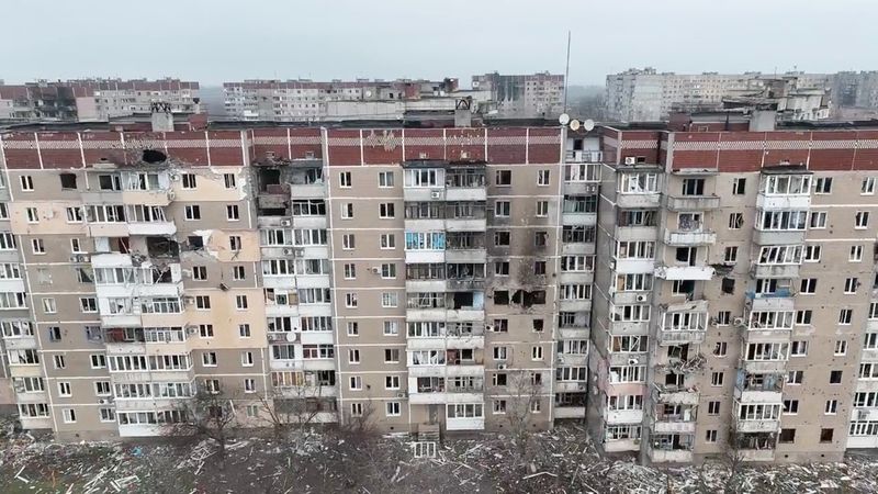 &copy; Reuters. Vista aérea de prédios danificados em Vuhledar, na região ucraniana de Donetsk
27/01/2023 72ª Brigada Mecanizada via Facebook/Divulgação via REUTERS