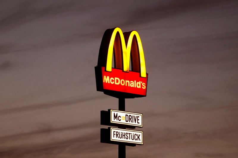 &copy; Reuters. FILE PHOTO: A huge advertisement for a branch of fast-food giant McDonald's is seen on the outskirts of Berlin, Germany, April 22, 2016.    REUTERS/Kai Pfaffenbach/File Photo