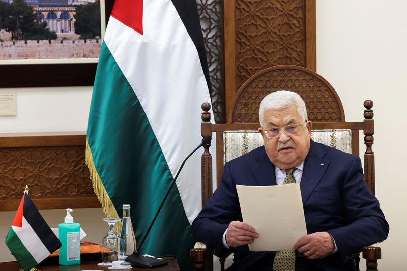 &copy; Reuters. Palestinian leader Mahmoud Abbas reads a statement during a meeting with U.S. Secretary of State Antony Blinken (not seen) in Ramallah in the Israeli-occupied West Bank January 31, 2023. Ronaldo Schemidt/Pool via REUTERS