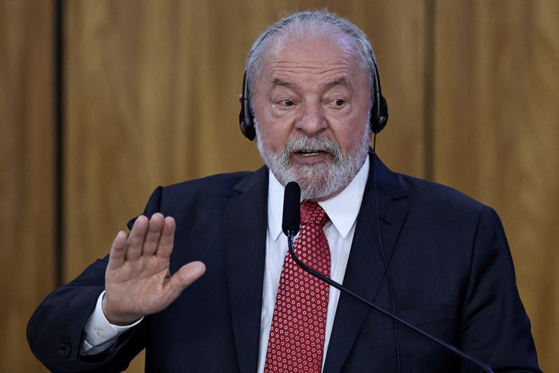 &copy; Reuters. FOTO DE ARCHIVO: El presidente de Brasil, Luiz Inácio Lula da Silva, ofrece una rueda de prensa conjunta con el canciller alemán, Olaf Scholz, en el Palacio de Planalto, en Brasilia, Brasil, el 30 de enero de 2023. REUTERS/Ueslei Marcelino