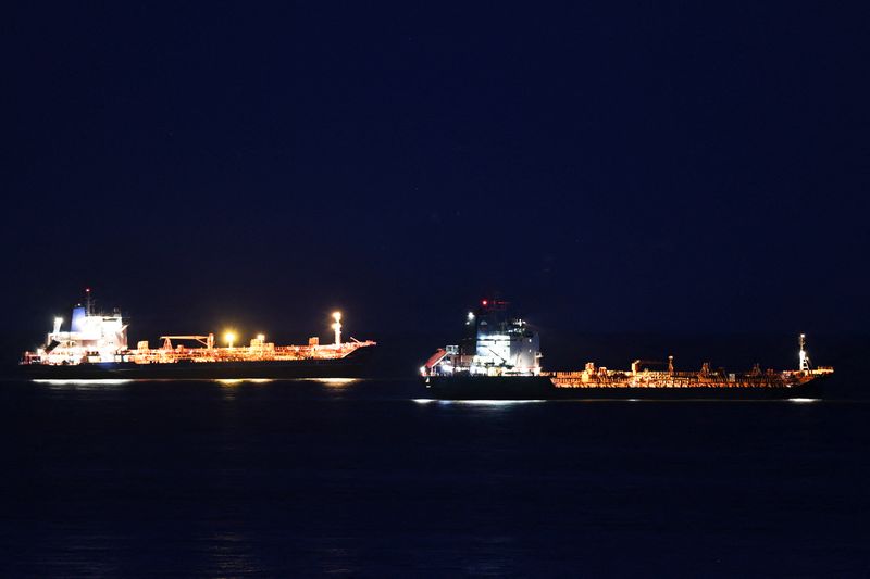 &copy; Reuters. FILE PHOTO: Oil product tankers sail along Nakhodka Bay near the port city of Nakhodka, Russia August 12, 2022. REUTERS/Tatiana Meel