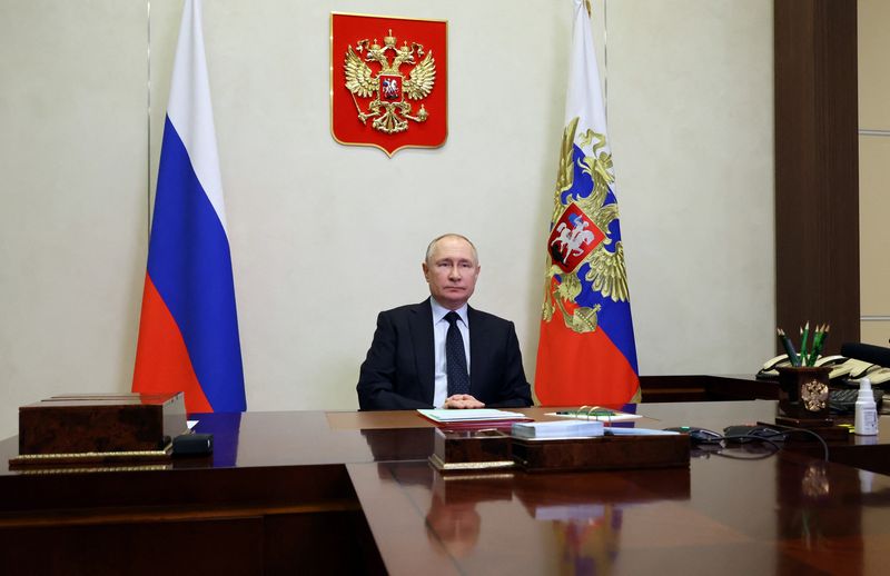&copy; Reuters. FILE PHOTO: Russian President Vladimir Putin chairs a meeting with members of the Security Council via a video link at the Novo-Ogaryovo state residence outside Moscow, Russia, January 27, 2023. Sputnik/Mikhail Klimentyev/Kremlin via REUTERS 