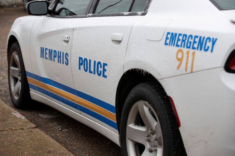 © Reuters. FILE PHOTO: A Memphis Police Department patrol vehicle is parked at the North Main precinct in Memphis, Tennessee, U.S., January 31, 2023. REUTERS/Alyssa Pointer