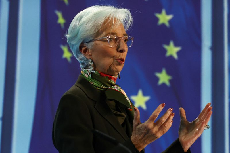 &copy; Reuters. Christine Lagarde, présidente de la BCE, s'adresse aux journalistes après la réunion de politique monétaire du Conseil des gouverneurs, à Francfort, Allemagne. /Photo prise le 2 février 2023/Kai Pfaffenbach