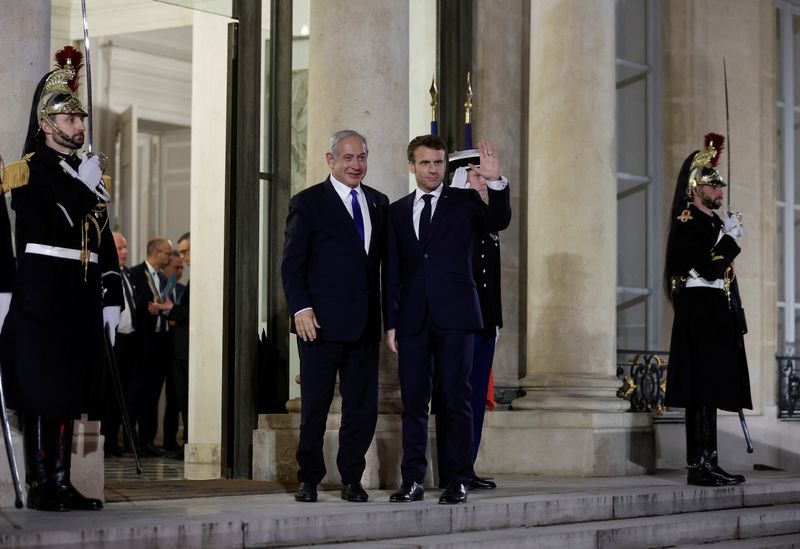 &copy; Reuters. Emmanuel Macron rencontre le Premier ministre israélien Netanyahu, à Paris. /Photo prise le 2 février 2023/REUTERS/Benoit Tessier