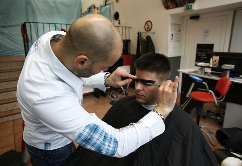 &copy; Reuters. Un salon de coiffure en Allemagne. /Photo prise le 7 mars 2012/REUTERS/Wolfgang Rattay