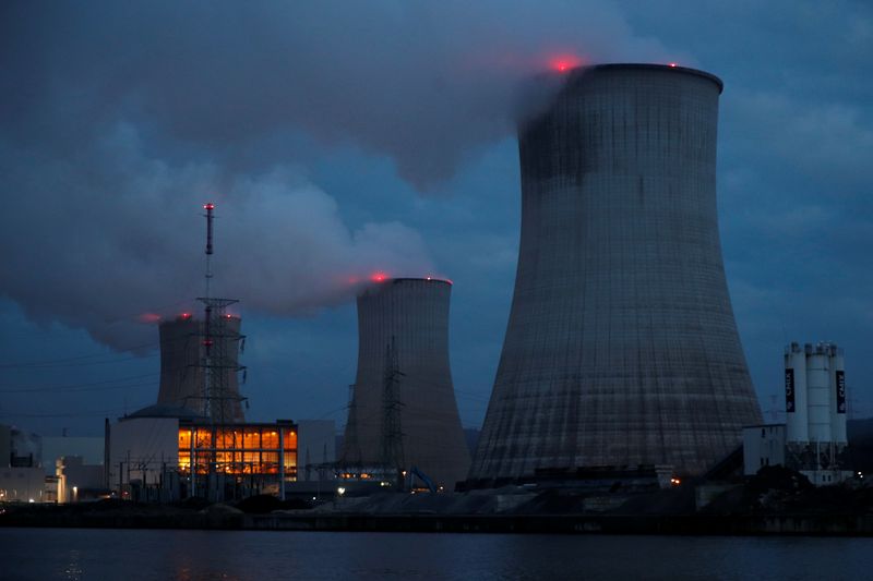 &copy; Reuters. FILE PHOTO: General view of the Tihange Nuclear Power Station is seen after the Belgian government agreed in principle to close its two nuclear power plants by 2025, in Tihange, Belgium, December 23, 2021. REUTERS/Johanna Geron/File Photo