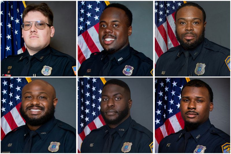 © Reuters. Officers who were terminated after their involvement in a traffic stop that ended with the death of Tyre Nichols, pose in a combination of undated photographs in Memphis, Tennessee, U.S. From top left clockwise are officers Preston Hemphill, Tadarrius Bean, Demetrius Haley, Justin Smith, Emmitt Martin III and Desmond Mills, Jr.    Memphis Police Department/Handout via REUTERS. 