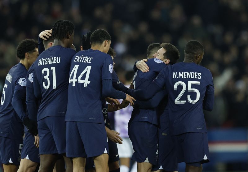 &copy; Reuters. Jogadores do PSG comemoram gol de Messi
04/02/2023
REUTERS/Gonzalo Fuentes