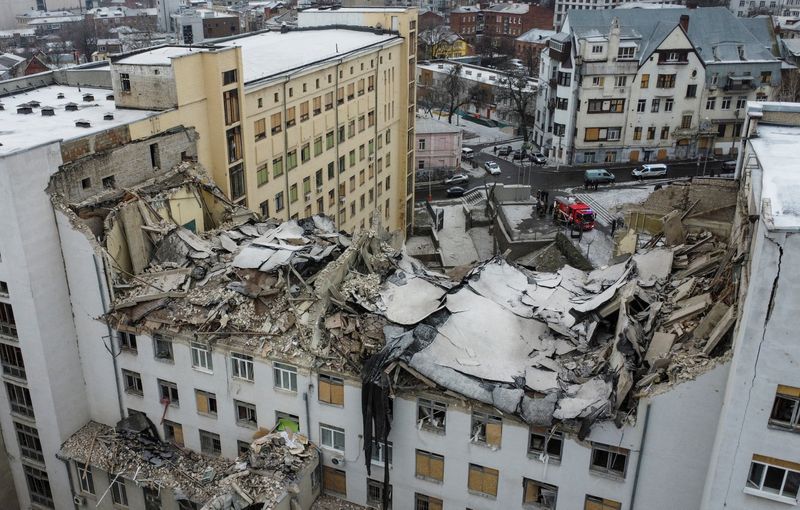 &copy; Reuters. A view shows a building of the National University of Urban Economy heavily damaged by a Russian missile strike, amid Russia's attack on Ukraine, in central Kharkiv, Ukraine February 5, 2023. REUTERS/Vitalii Hnidyi    