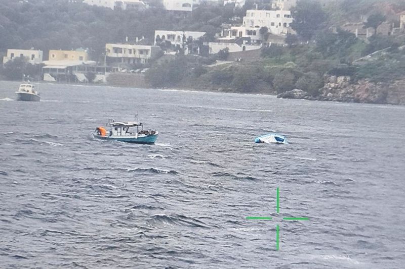 Grèce: Une femme et trois enfants morts après le naufrage d'un bateau de migrants