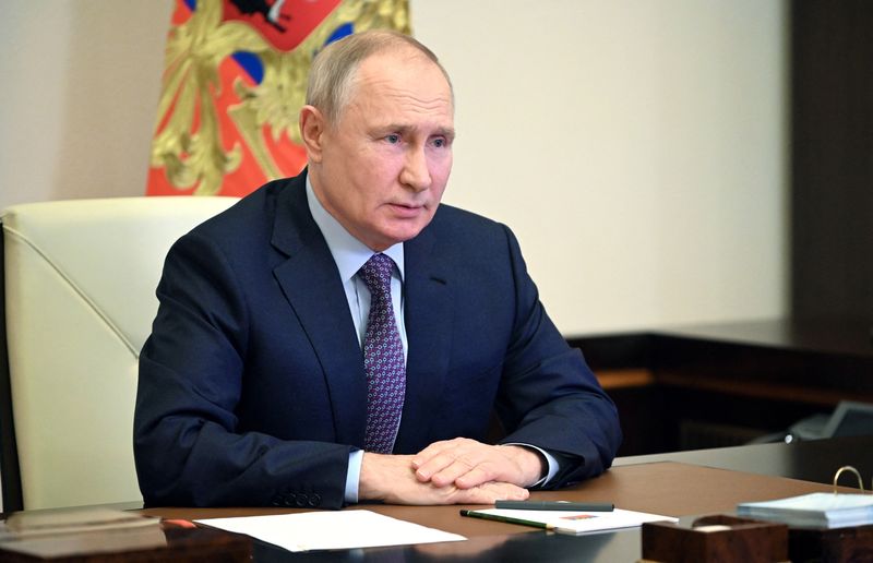 &copy; Reuters. الرئيس الروسي فلاديمير بوتين في اجتماع في موسكو يوم الثالث من فبراير شباط 2023. صورة لرويترز من وكالة أنباء سبوتنيك - رويترز 
